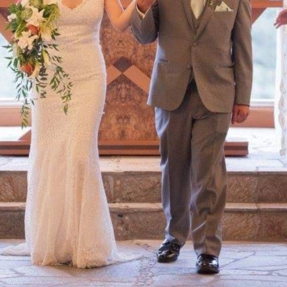 Aire Barcelona Bridal Gown - Picture 3 of 7